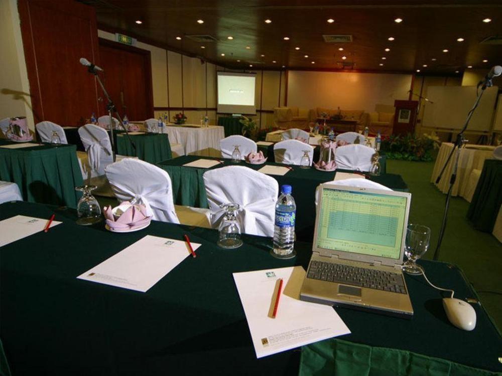 Sand & Sandals Desaru Beach Resort & Spa Удобства фото A conference room
