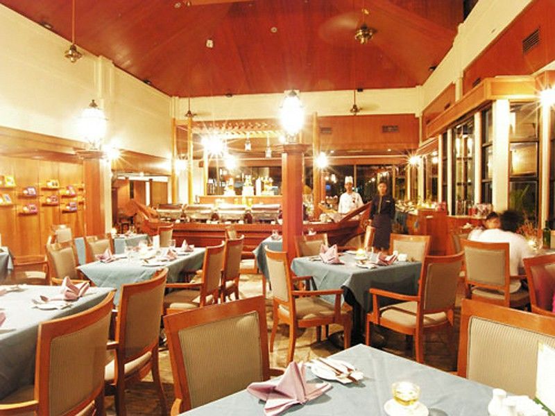 Sand & Sandals Desaru Beach Resort & Spa Экстерьер фото Interior of a restaurant in Bangkok, Thailand