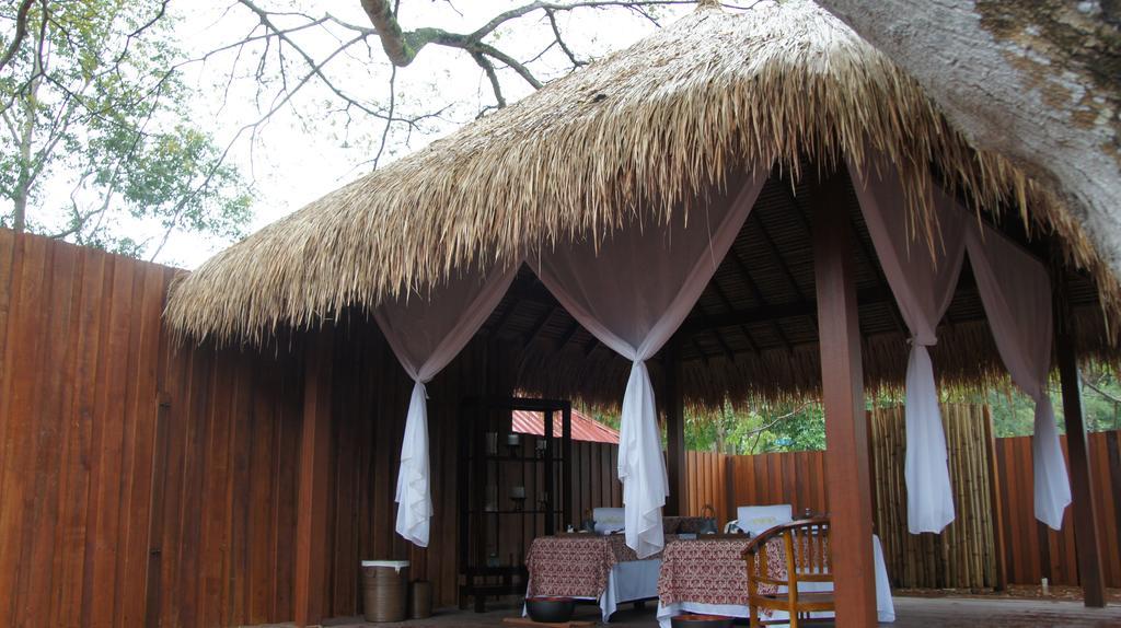 Sand & Sandals Desaru Beach Resort & Spa Экстерьер фото A hut at the resort