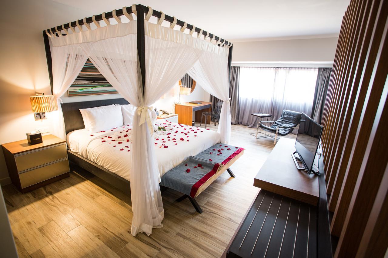 Sand & Sandals Desaru Beach Resort & Spa Экстерьер фото A room at the hotel