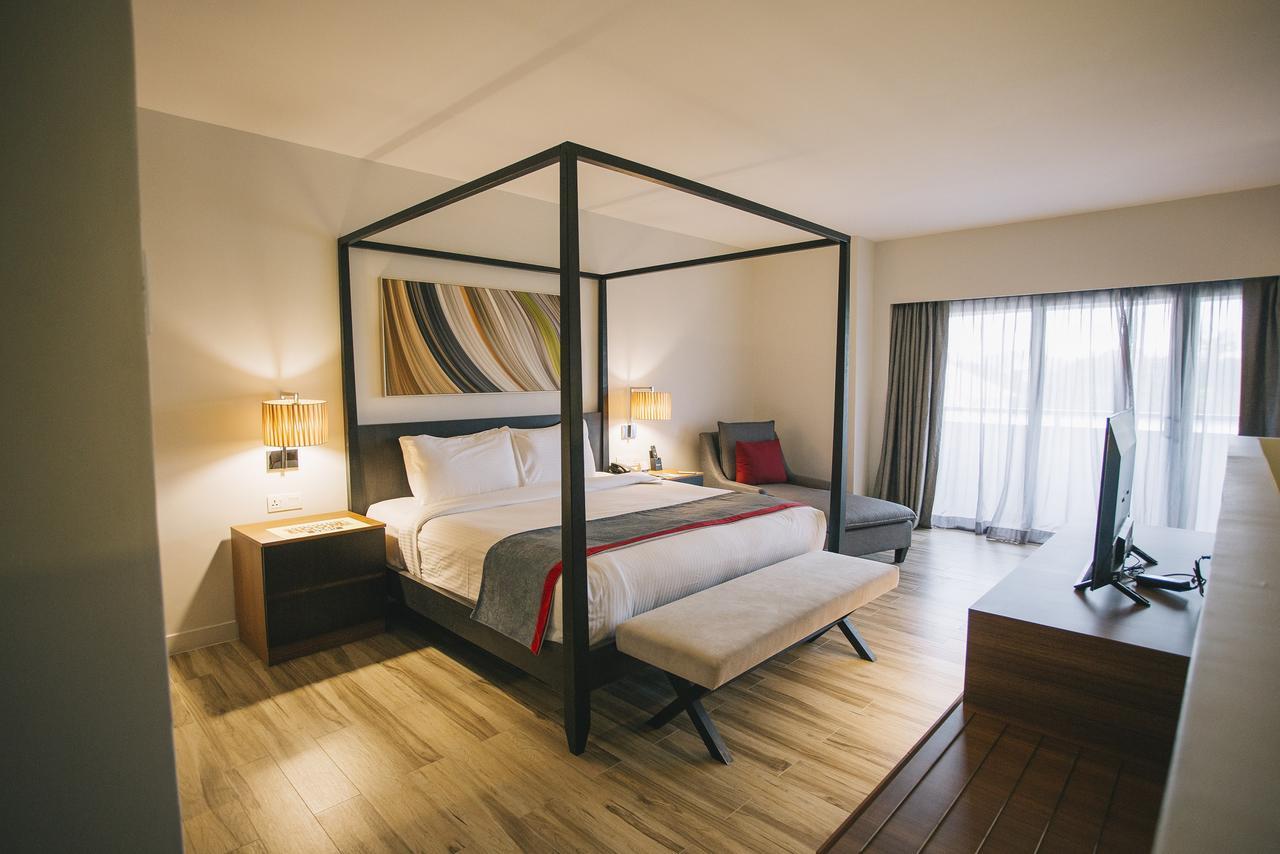 Sand & Sandals Desaru Beach Resort & Spa Экстерьер фото A bedroom at the hotel