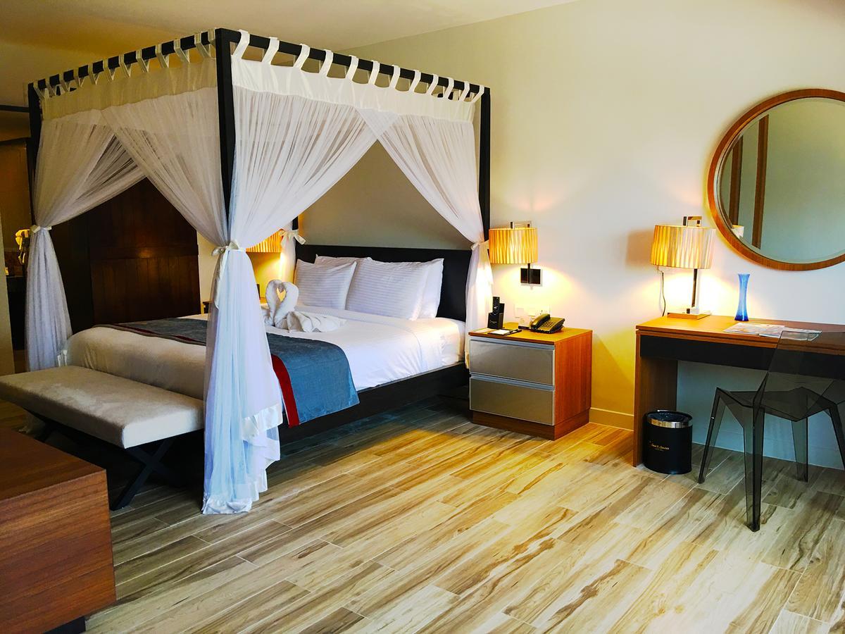 Sand & Sandals Desaru Beach Resort & Spa Экстерьер фото A room at the hotel